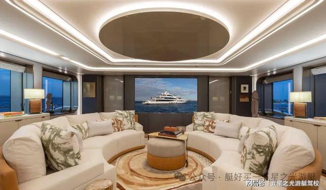 展期间 有两艘网红超级游艇寻找新船东AG真人在 2025年棕榈滩国际游艇(图20)