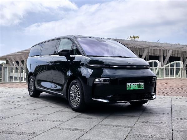 权吉利银河翼线名副其实的陆地头等舱AG真人2999万元起售二三排平(图10)