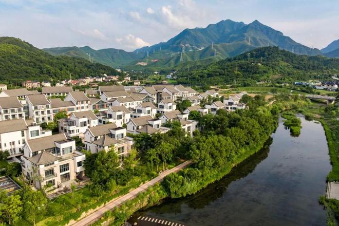 去了村里她们过得很安逸AG真人游戏平台裸辞(图1)